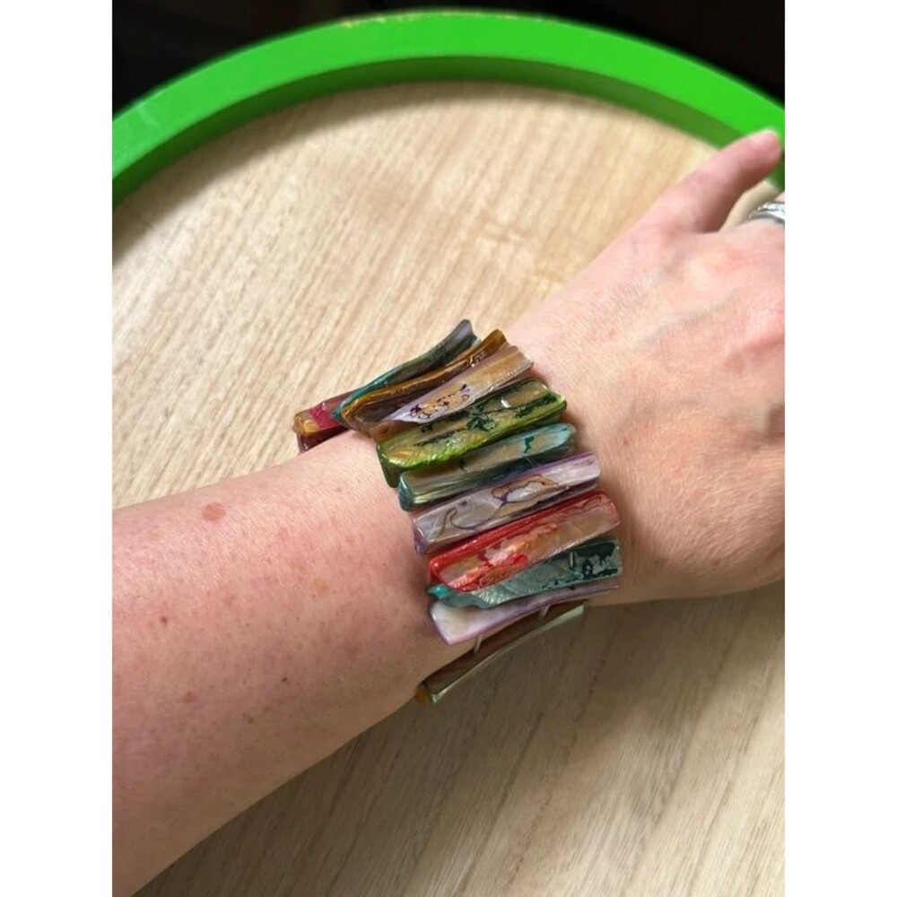 Colorful dyed capiz shell stick stretch bracelet
